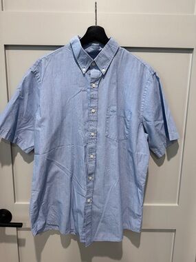 Dockers Men's Light Blue Short-Sleeve Button-Down Shirt
